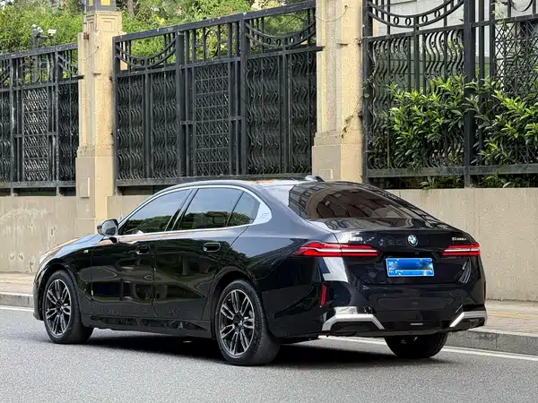 BMW 5 Series 2025