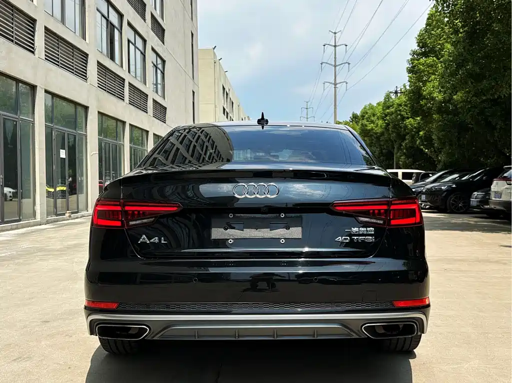 Audi A4L 2019 — фото 14