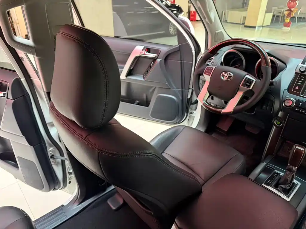Toyota Prado 2017 — фото 11