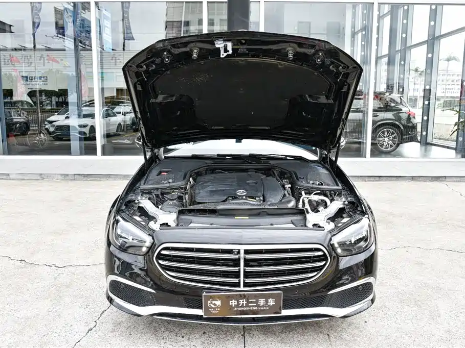 Mercedes-Benz E-Class 2023 — фото 9