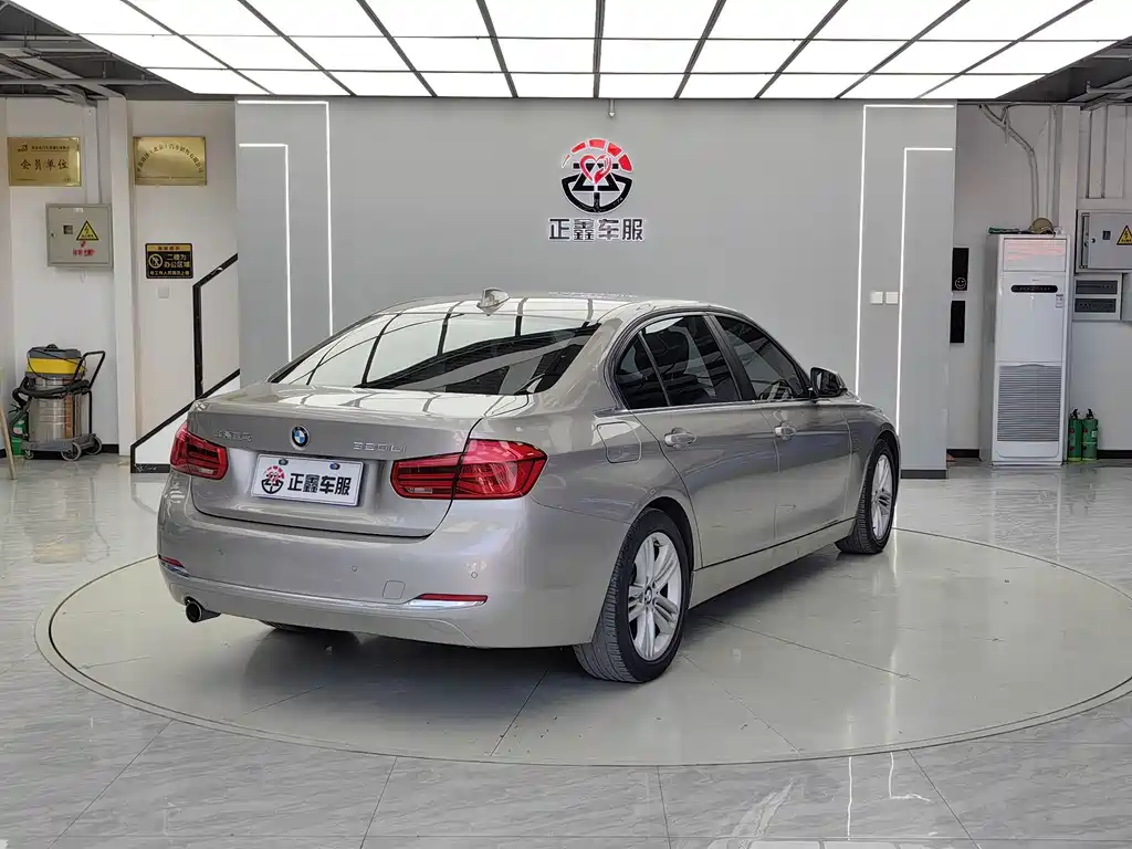 BMW 3 Series 2016 — фото 14