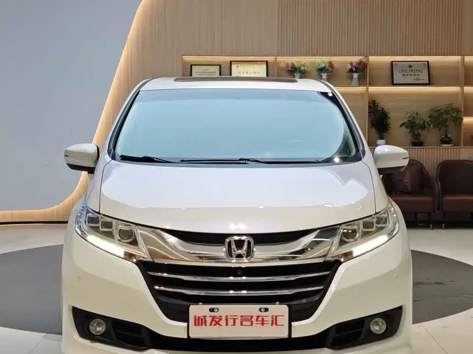 Honda Odyssey 2016 — фото 1