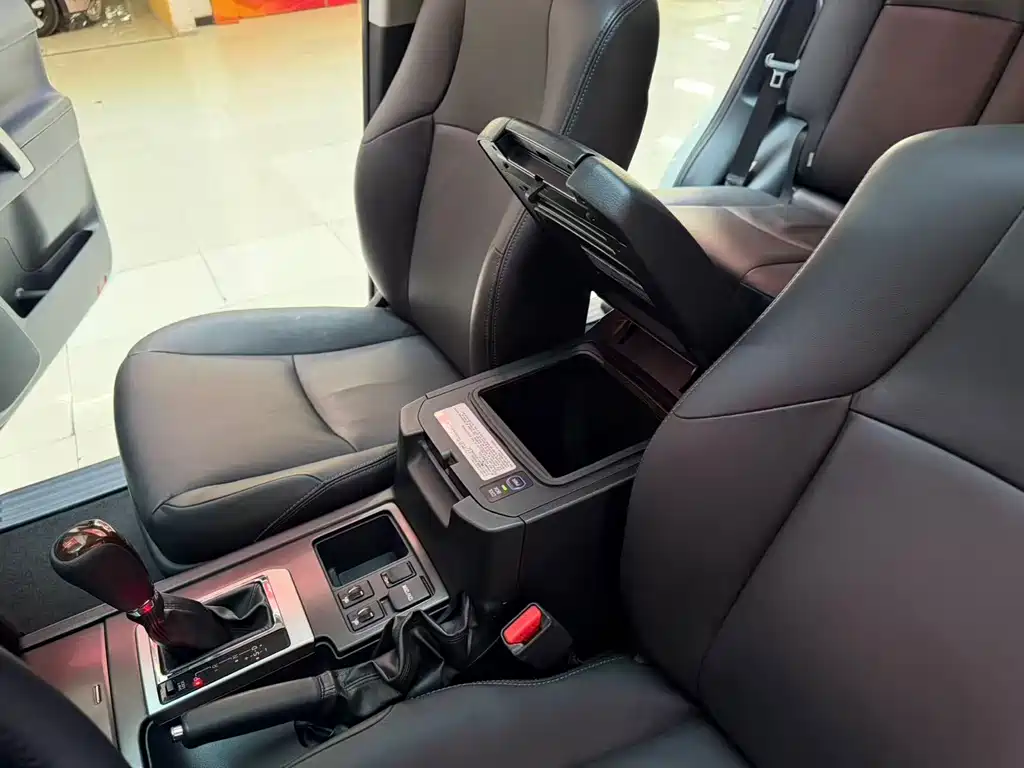 Toyota Prado 2017 — фото 18