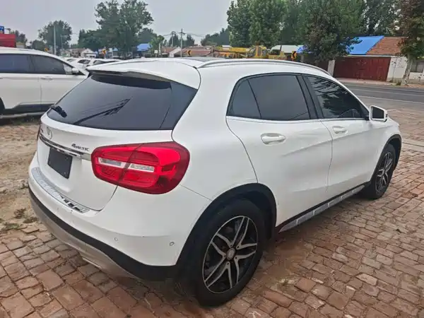 Mercedes-Benz GLA 2016