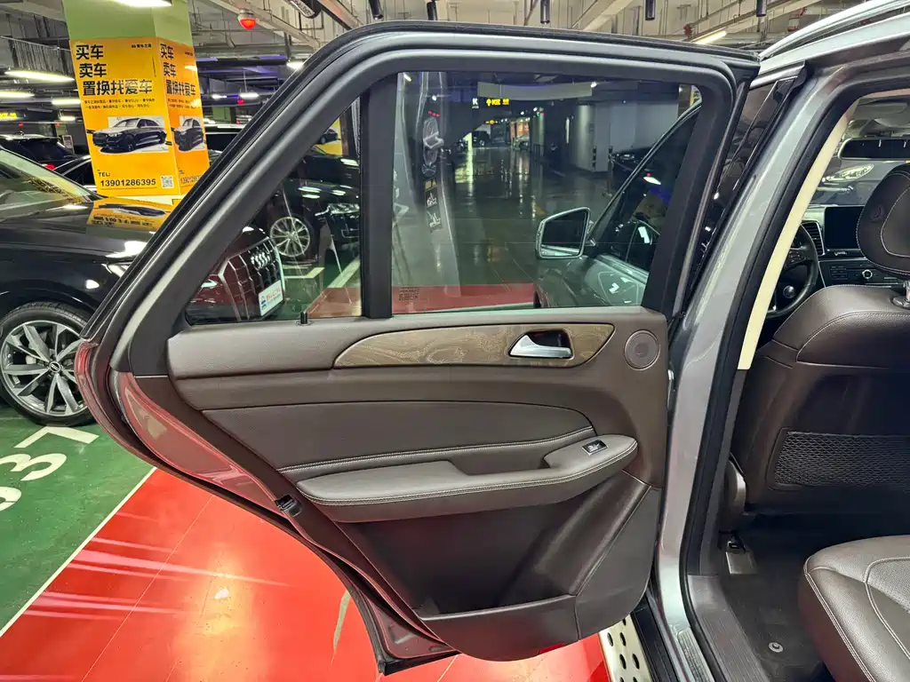 Mercedes-Benz GLE 2016 — фото 26