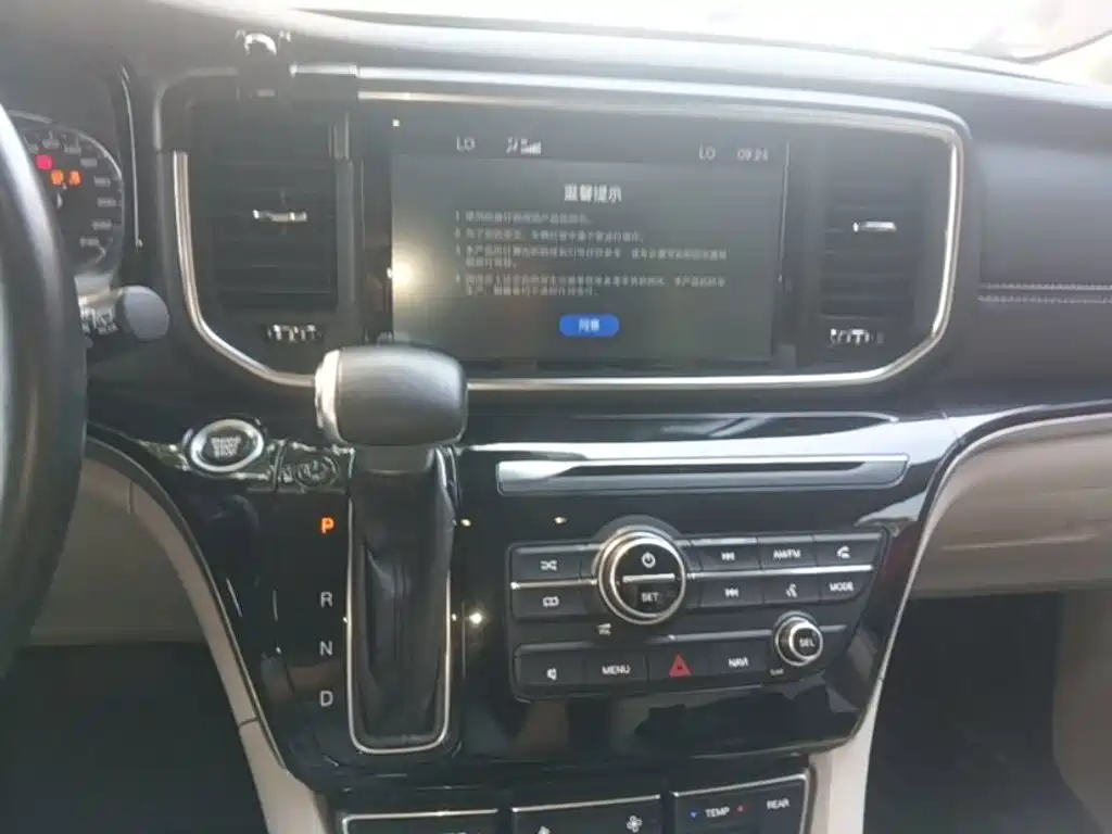 GAC Trumpchi M8 2018 — фото 13