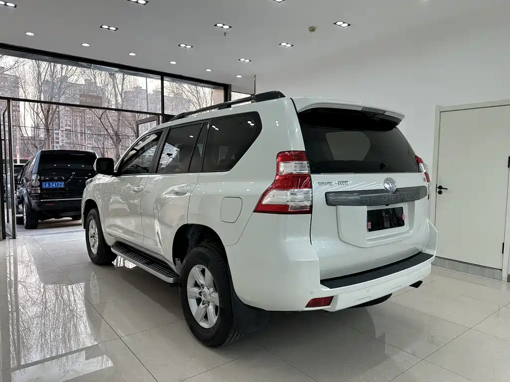 Toyota Prado 2017 — фото 33