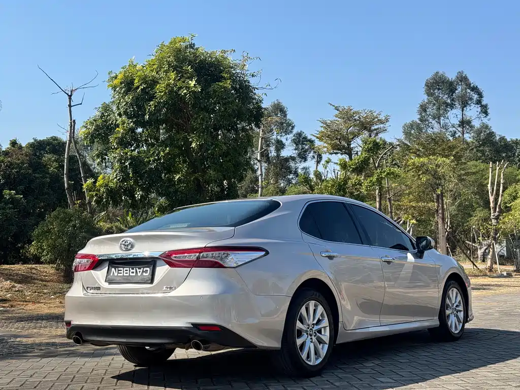 Toyota Camry 2020 — фото 17