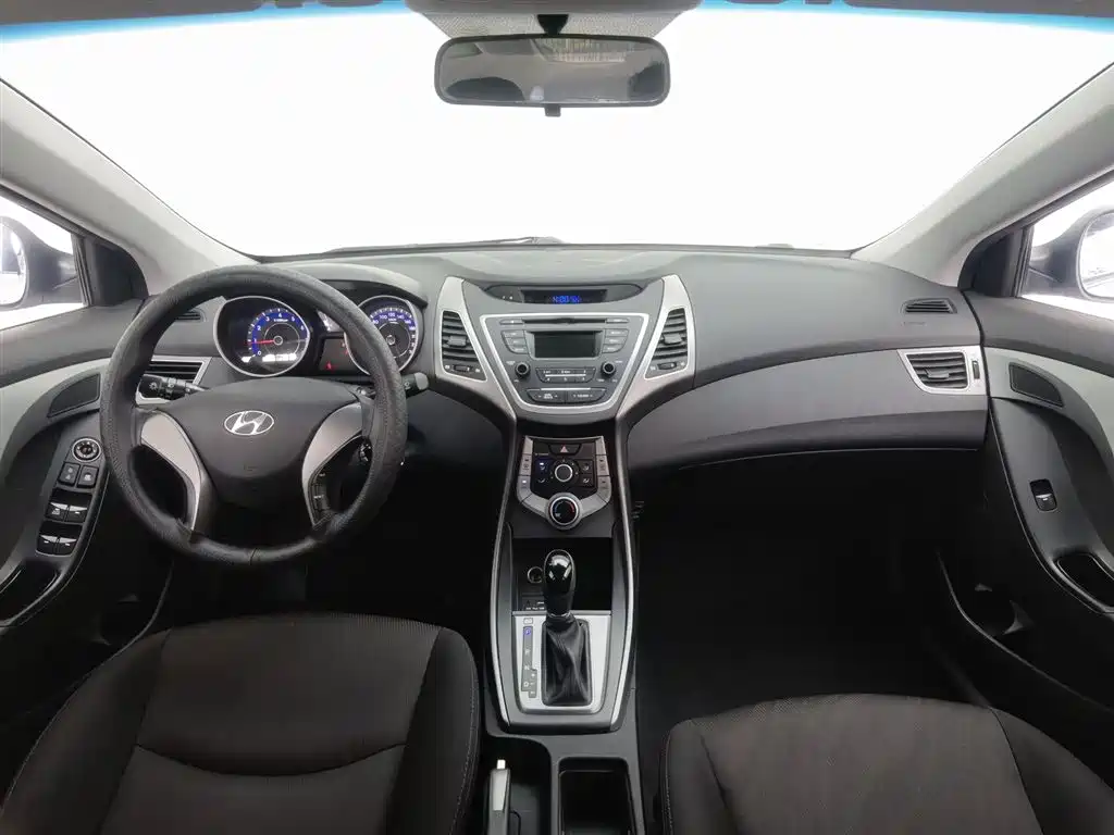 Hyundai Elantra Langdong 2016 — фото 5