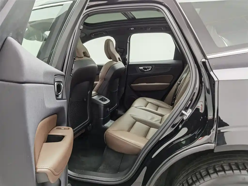 Volvo XC60 PHEV 2024 — фото 15