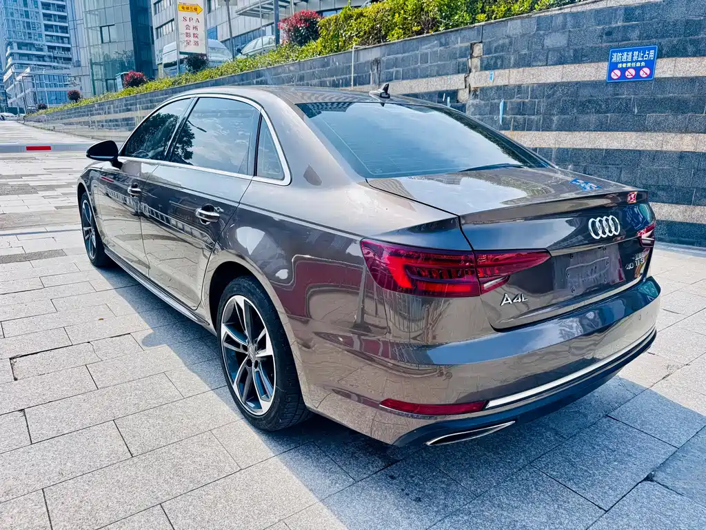 Audi A4L 2019 — фото 11