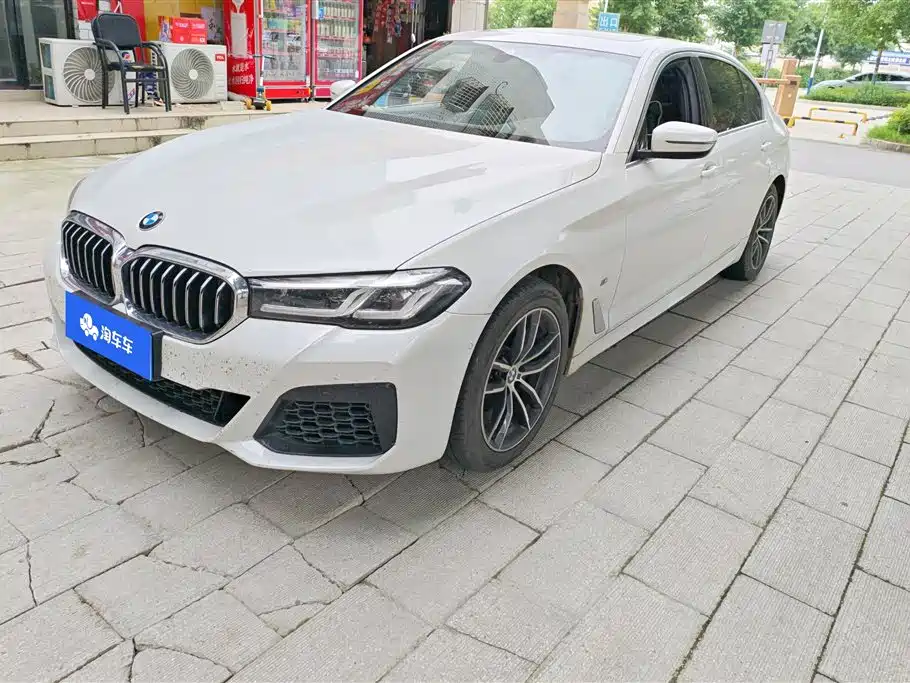 BMW 5 Series 2022 — фото 1