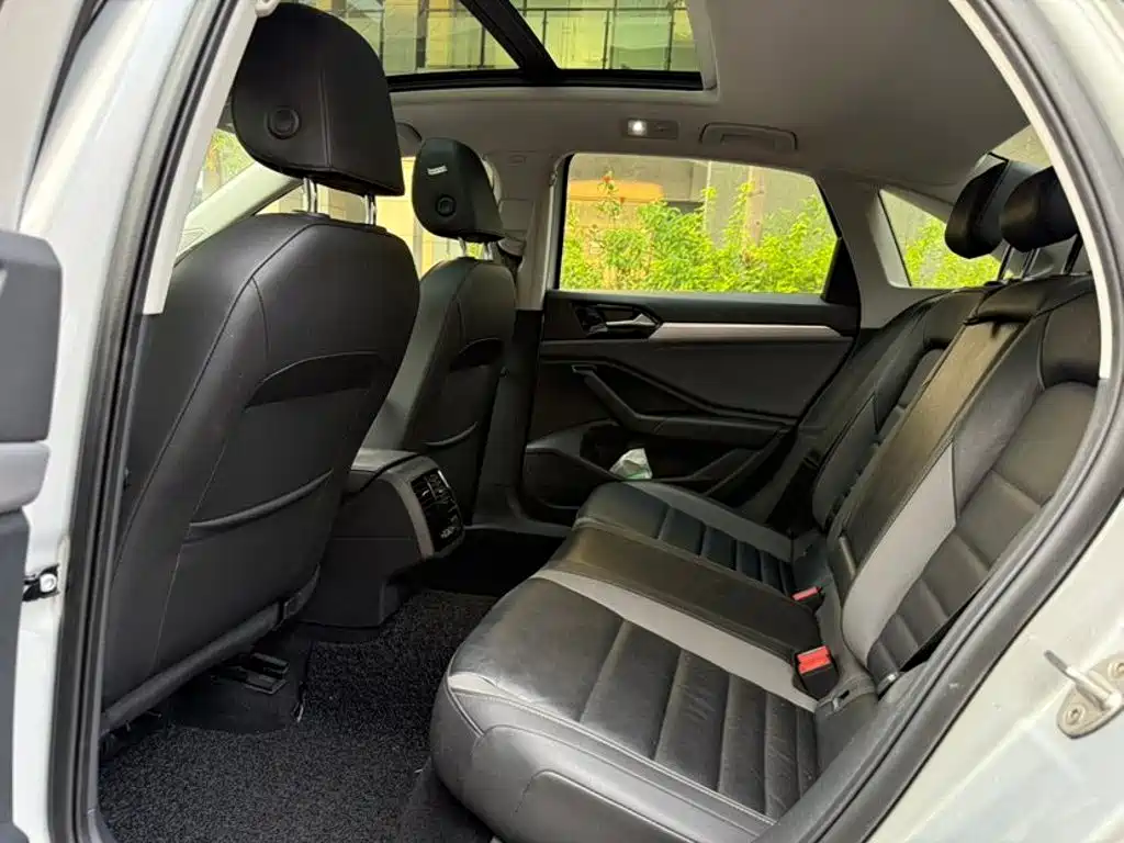 Volkswagen Sagitar 2020