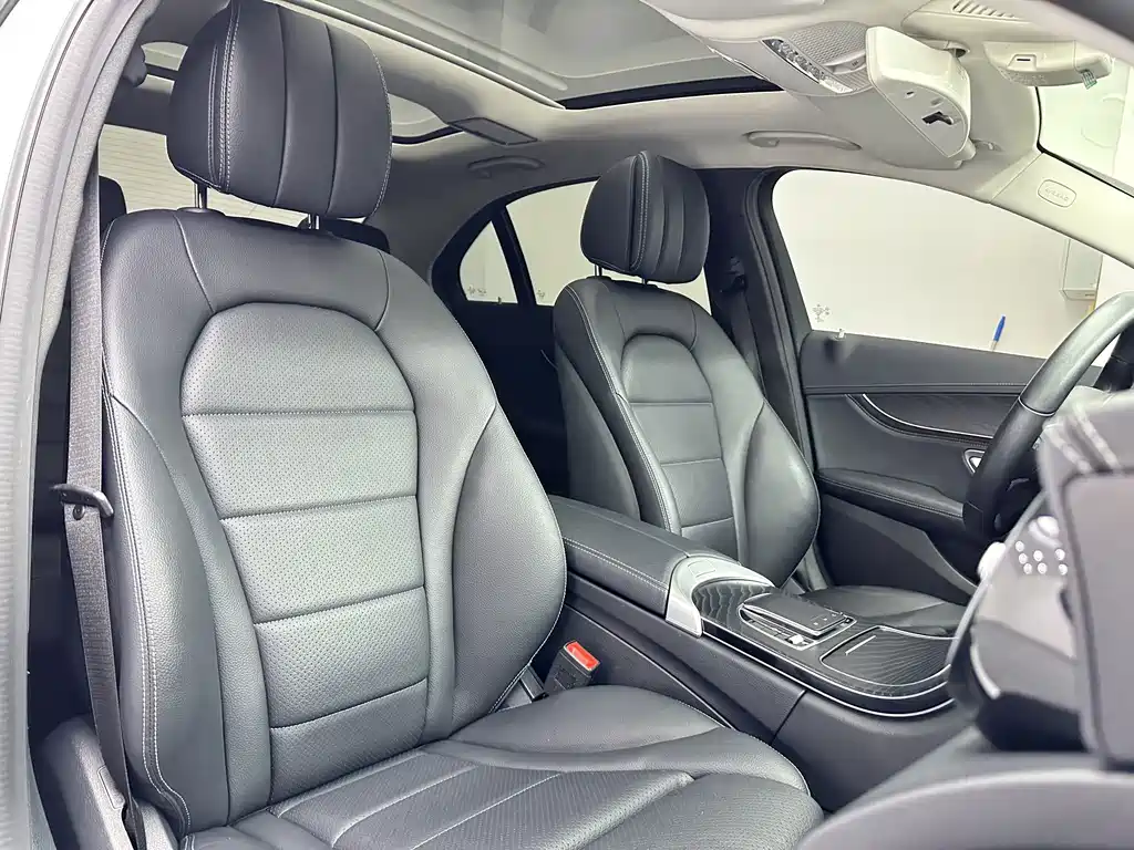 Mercedes-Benz C-Class 2019 — фото 16