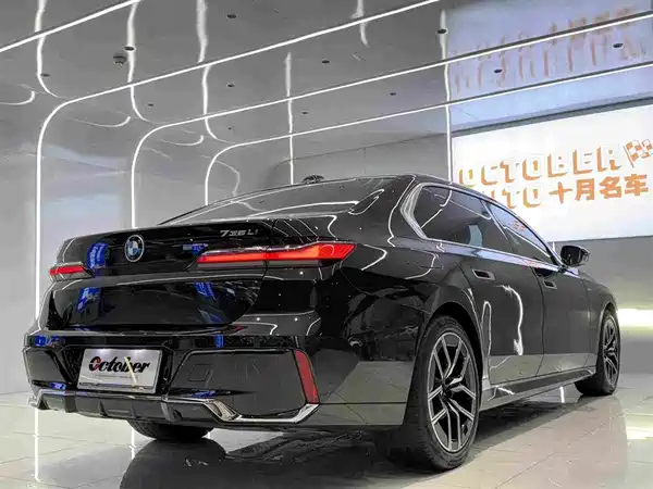 BMW 7 Series 2024