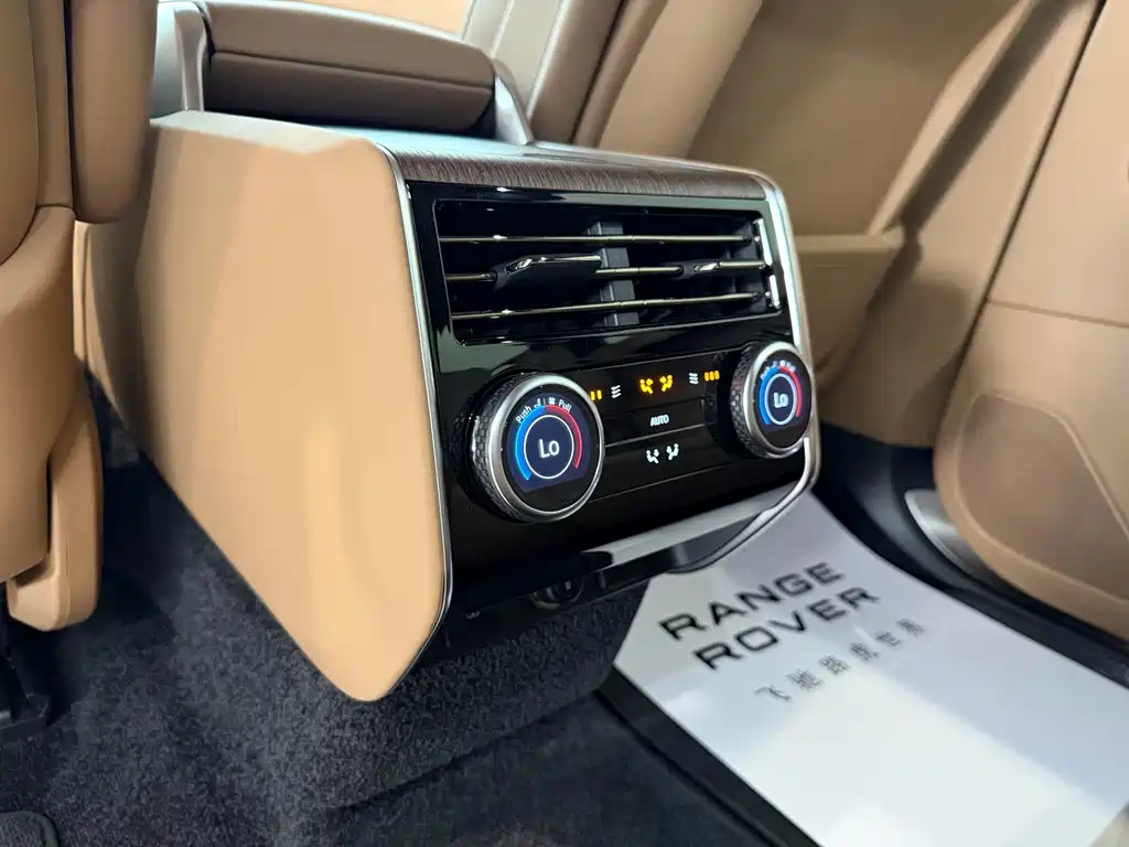 Land Rover Range Rover 2024 — фото 17