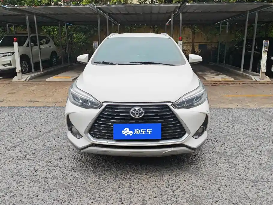 Toyota Yaris L 2022 — фото 2