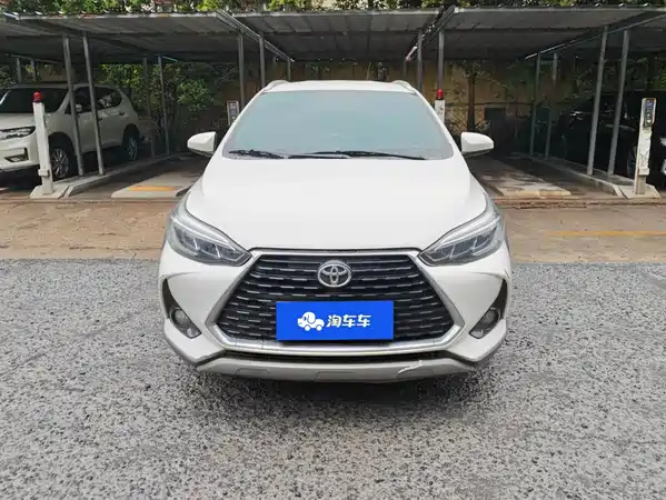 Toyota Yaris L 2022