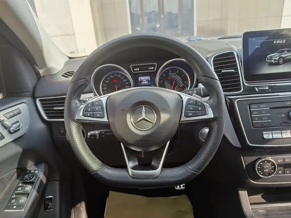 Mercedes-Benz GLE Coupe AMG 2017 — фото 12