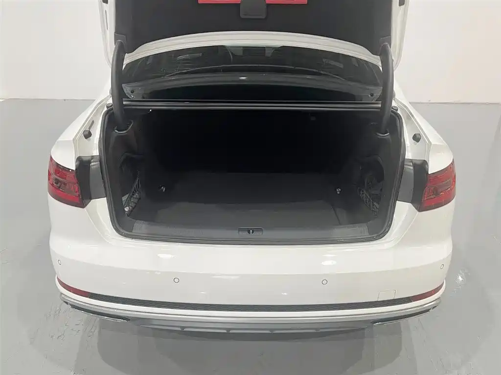 Audi A4L 2019