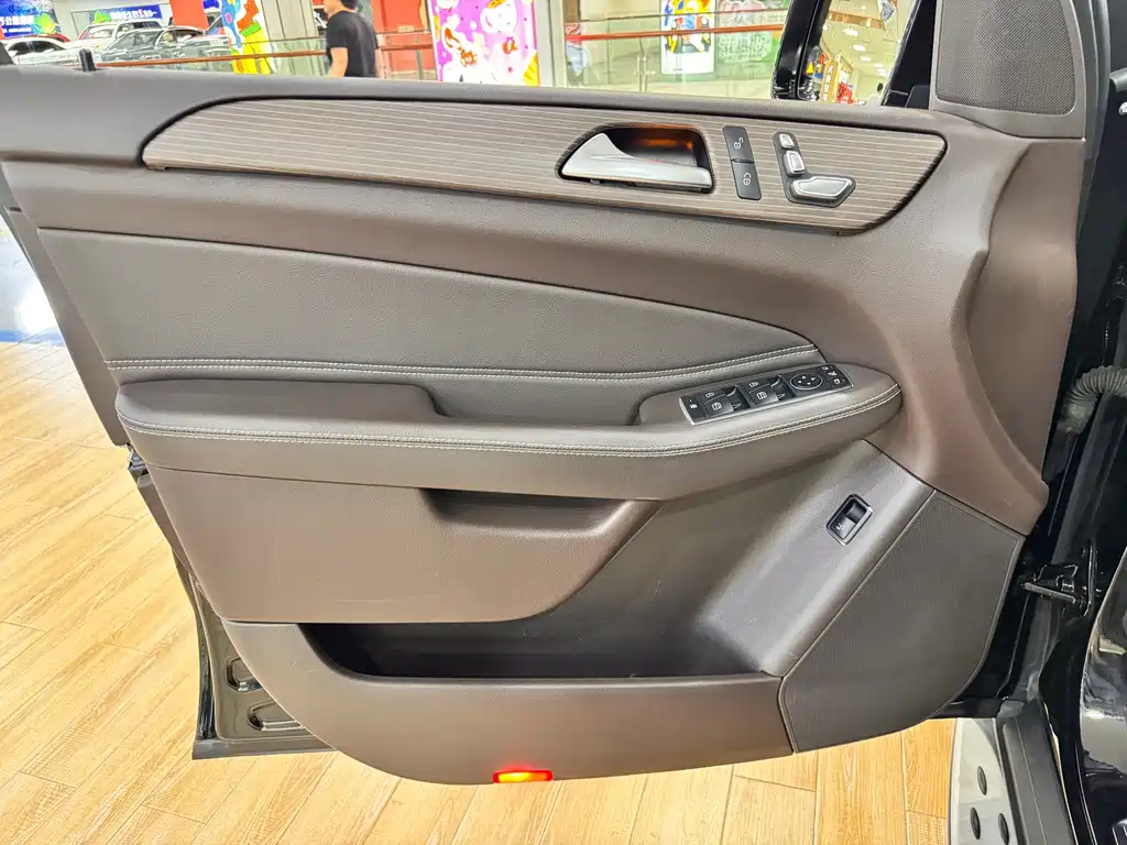 Mercedes-Benz GLE 2019 — фото 12