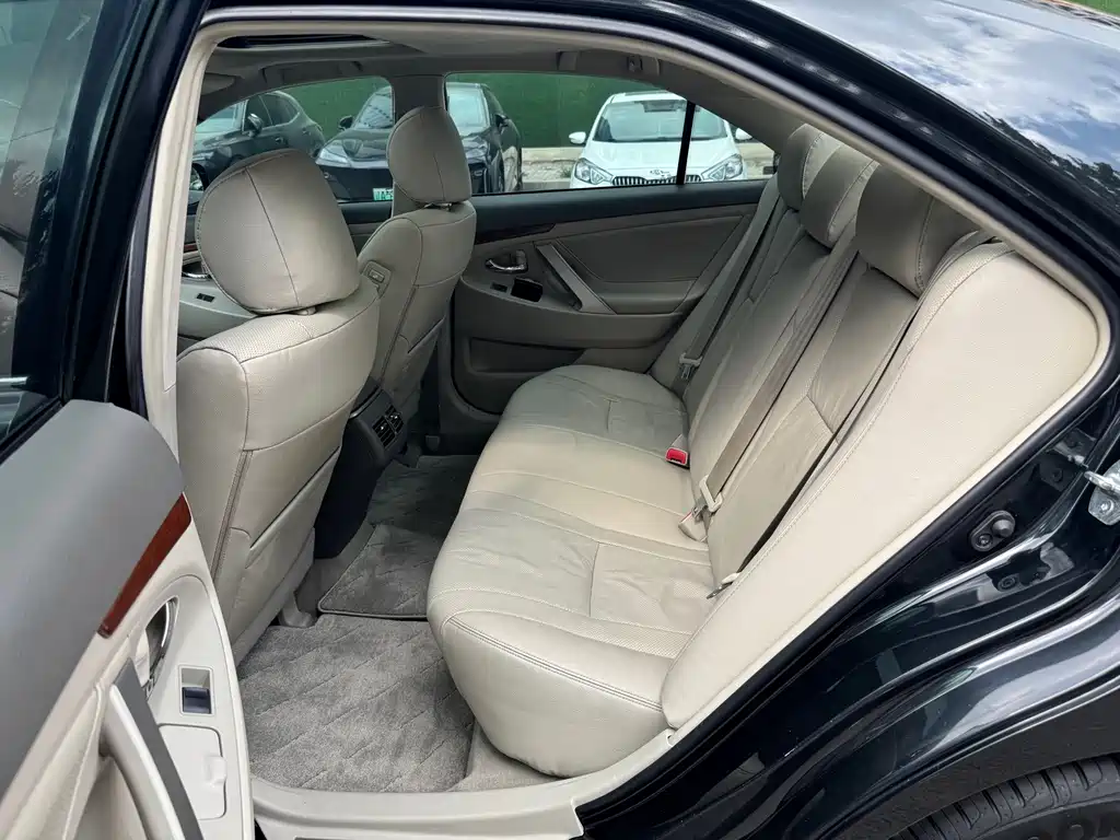 Toyota Camry 2015 — фото 8