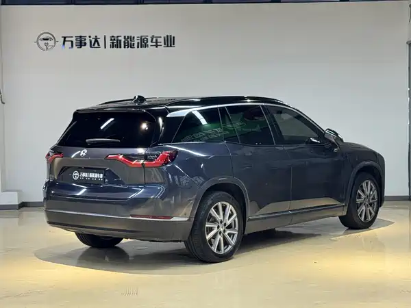 NIO ES8 2022