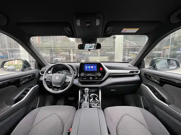 Toyota Crown Kluger 2022