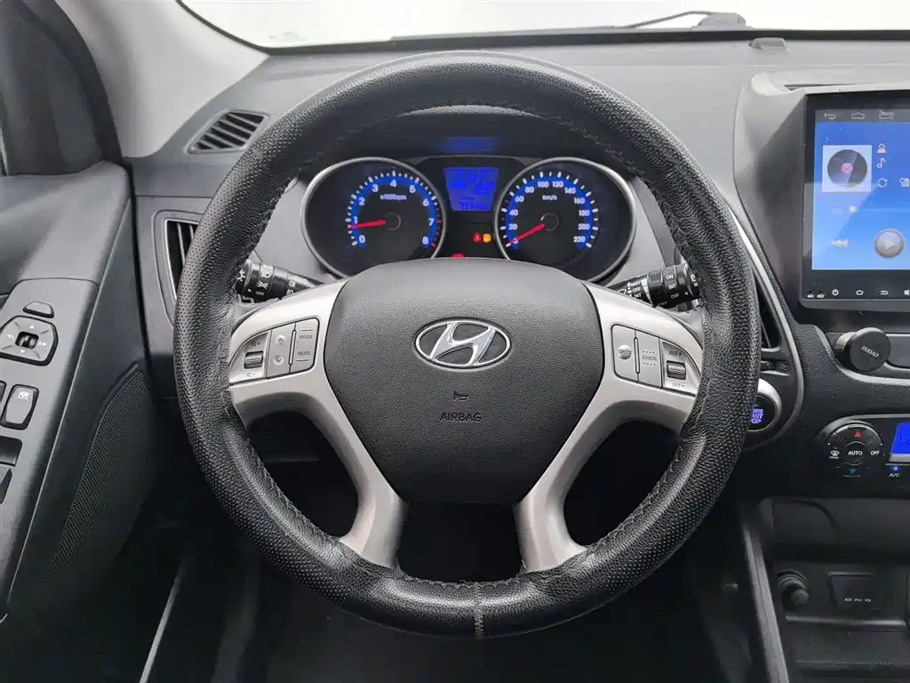 Hyundai ix35 2016 — фото 11