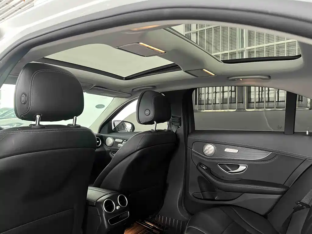 Mercedes-Benz C-Class 2019 — фото 21