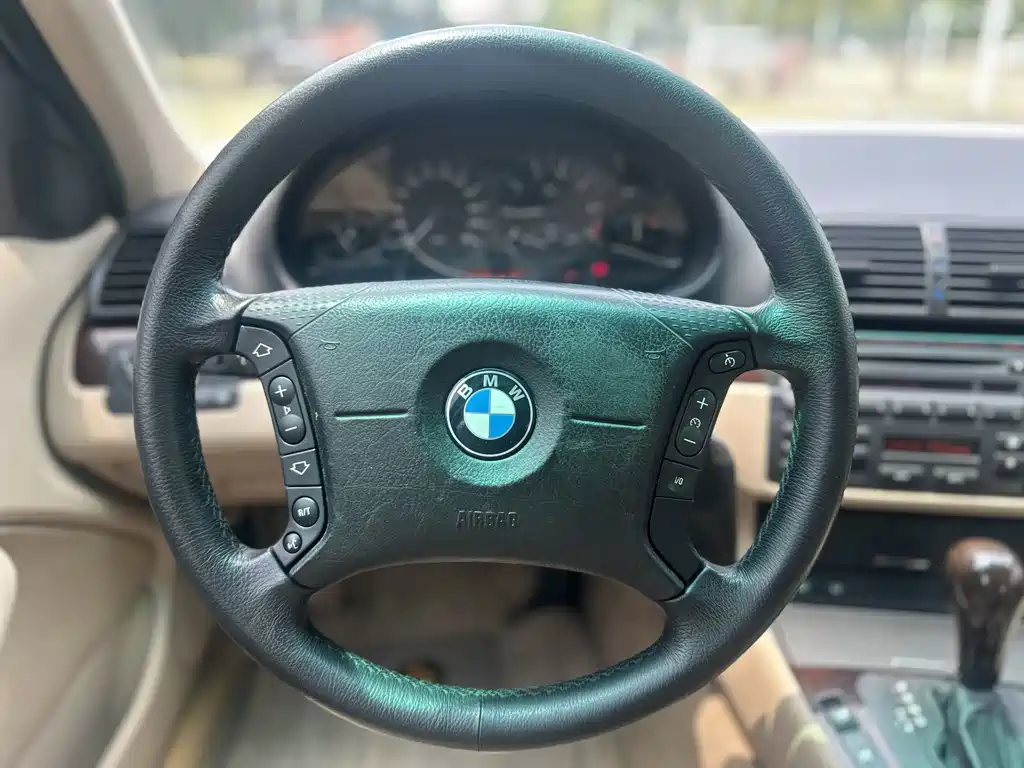 BMW 3 Series 2005 — фото 31