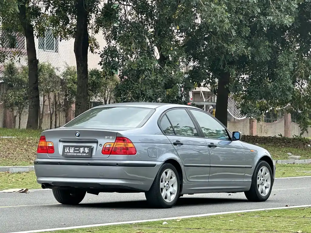 BMW 3 Series 2005