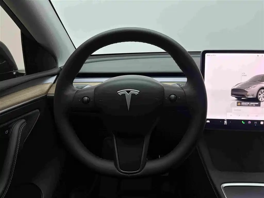 Tesla Model Y 2022 — фото 9