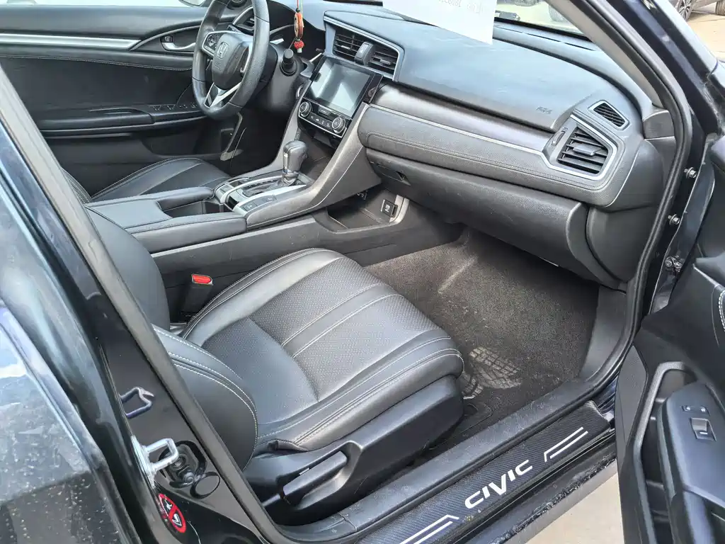 Honda Civic 2017 — фото 11