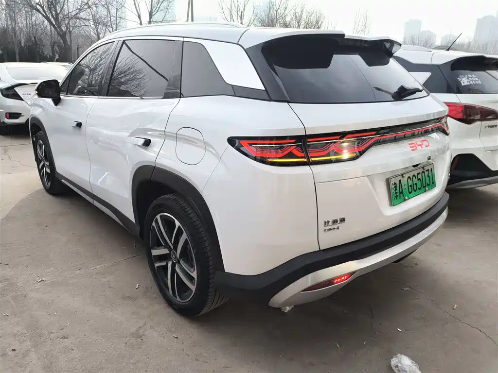 BYD L DM-i 2025 — фото 5