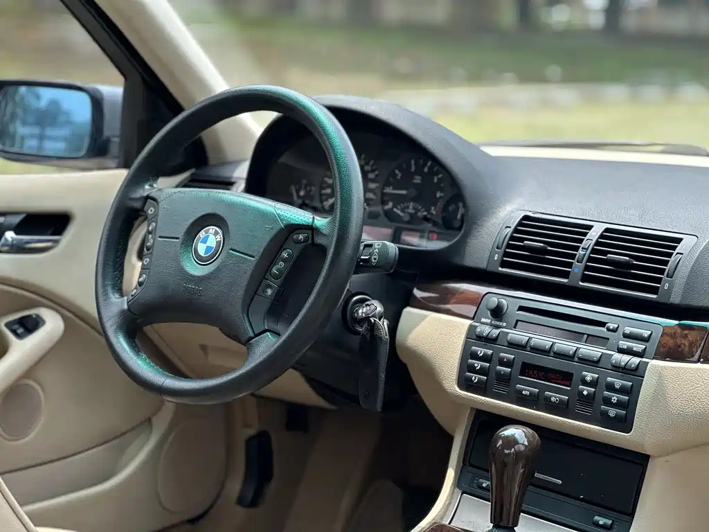 BMW 3 Series 2005 — фото 28