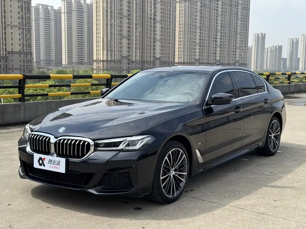 BMW 5 Series 2021 — фото 1