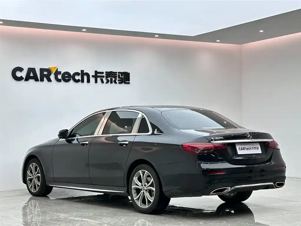 Mercedes-Benz E-Class 2023 — фото 3