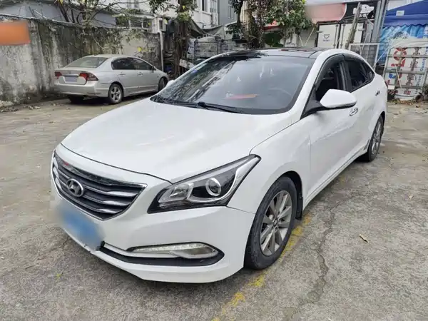 Hyundai Mistra 2014