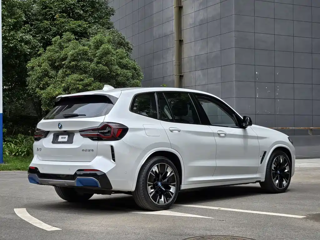 BMW iX3 2021 — фото 4
