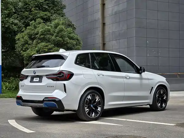 BMW iX3 2021