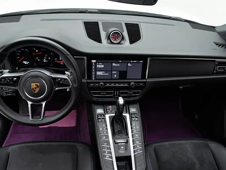 Porsche Macan 2019 — фото 11