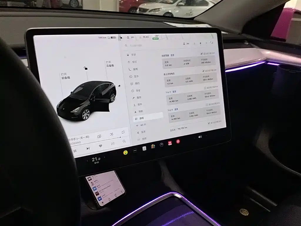 Tesla Model Y 2021 — фото 13