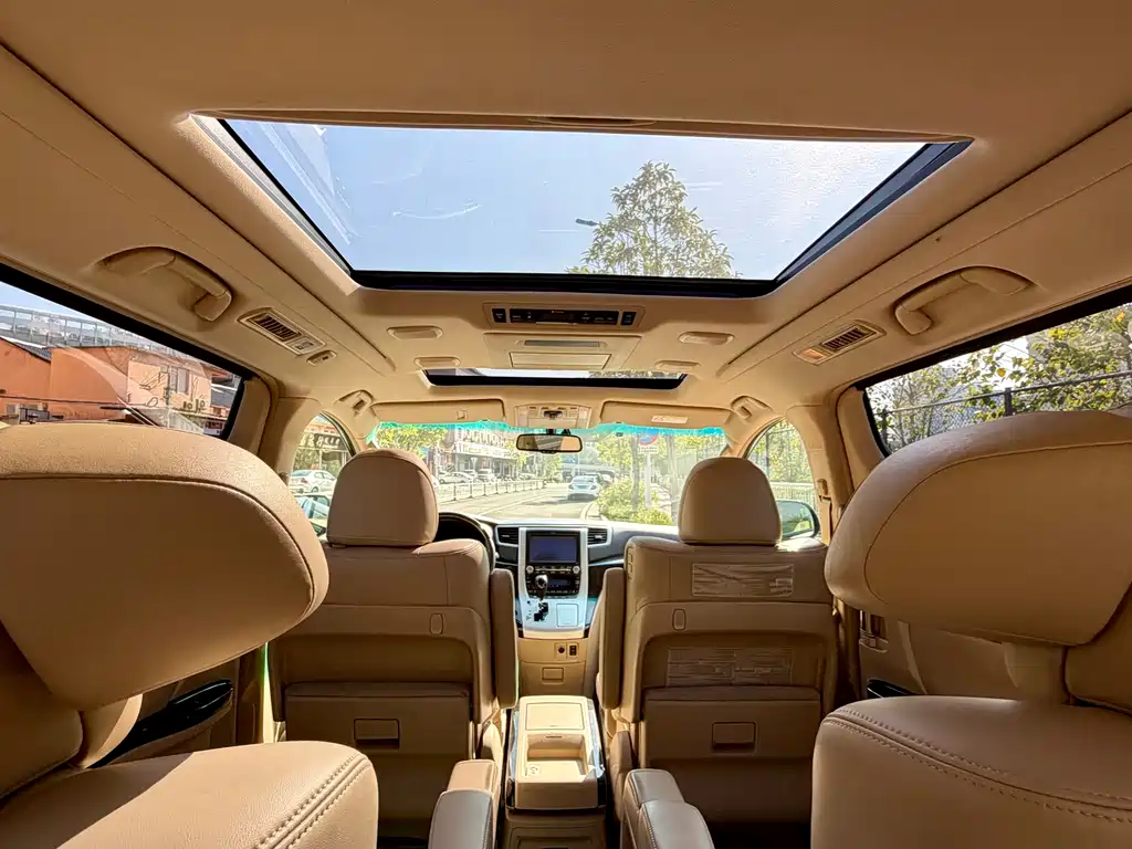 Toyota Alphard 2012 — фото 16