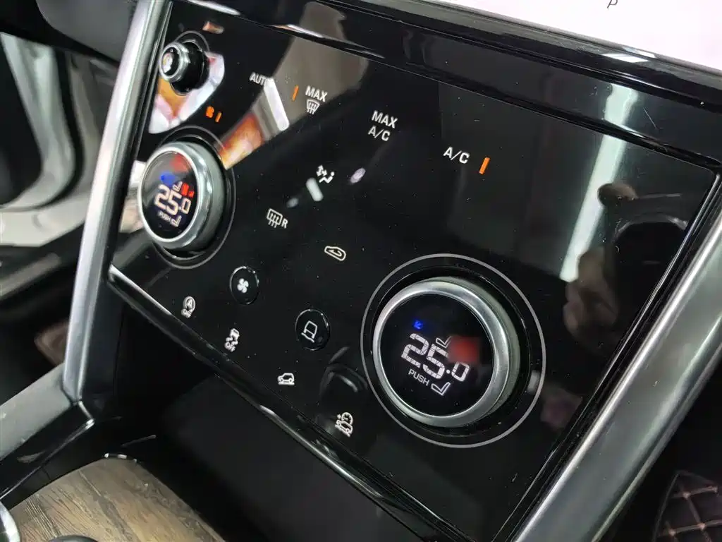 Land Rover Discovery Sport 2021 — фото 15