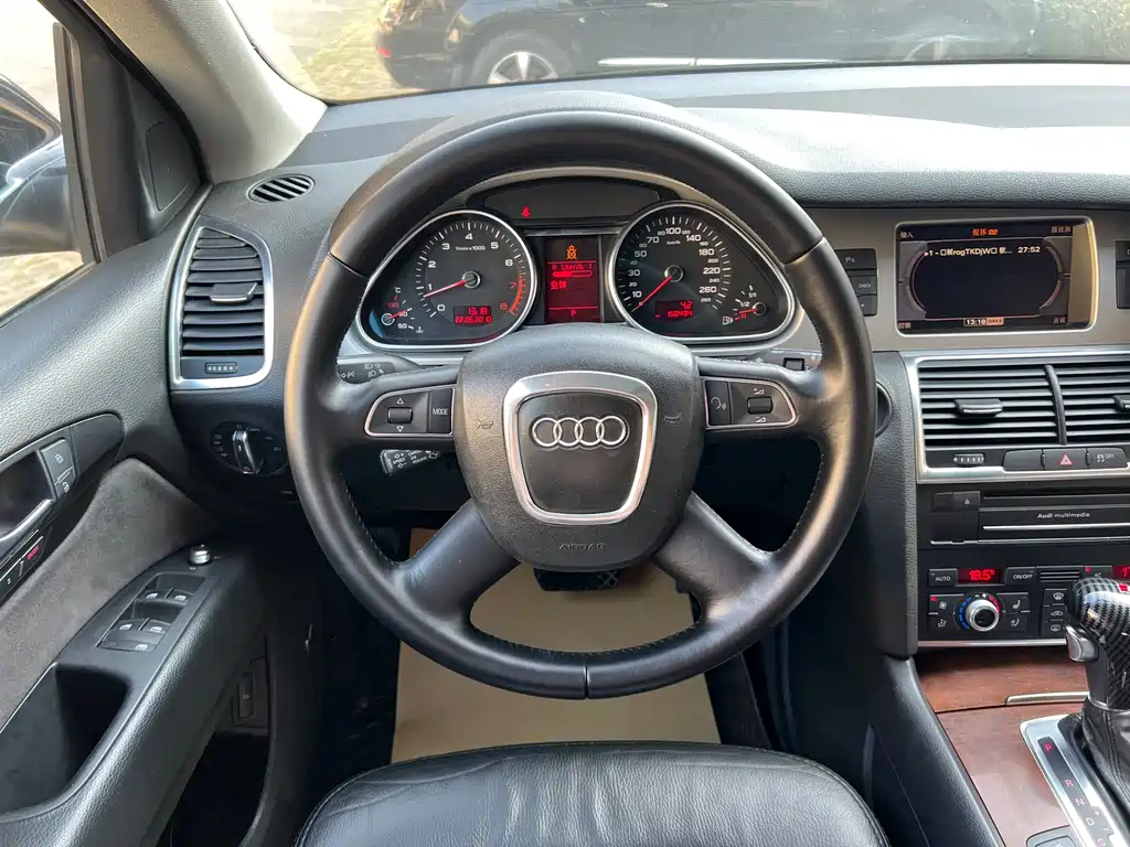 Audi Q7 2011 — фото 16
