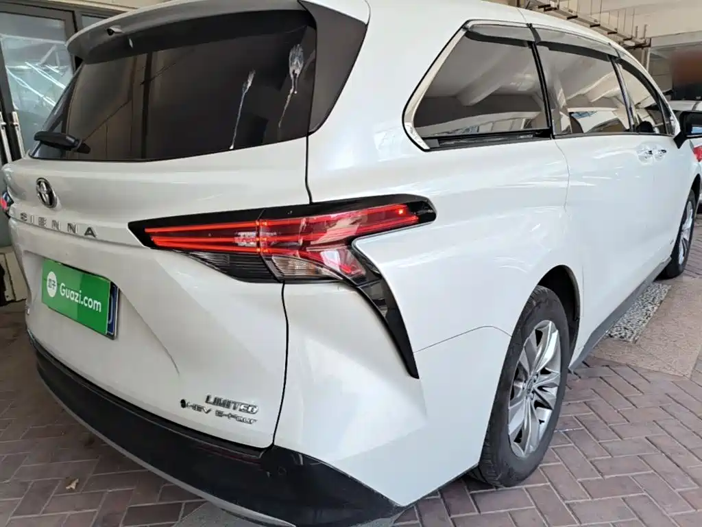 Toyota Sienna 2025 — фото 8