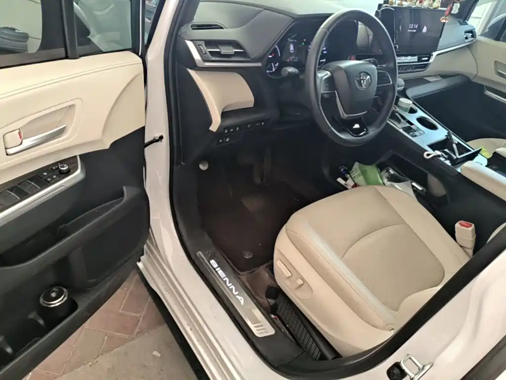 Toyota Sienna 2025 — фото 16