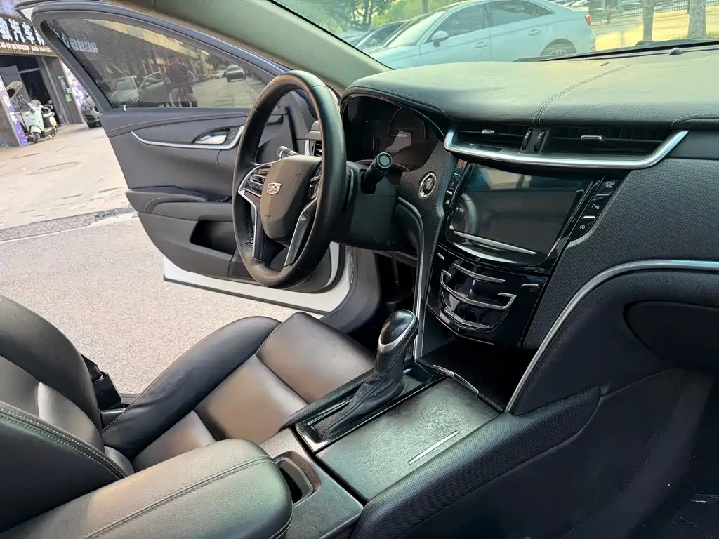Cadillac XTS 2019 — фото 14