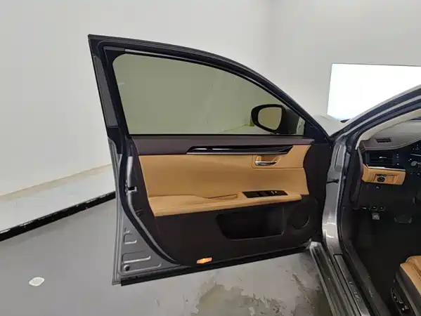 Lexus ES 2017
